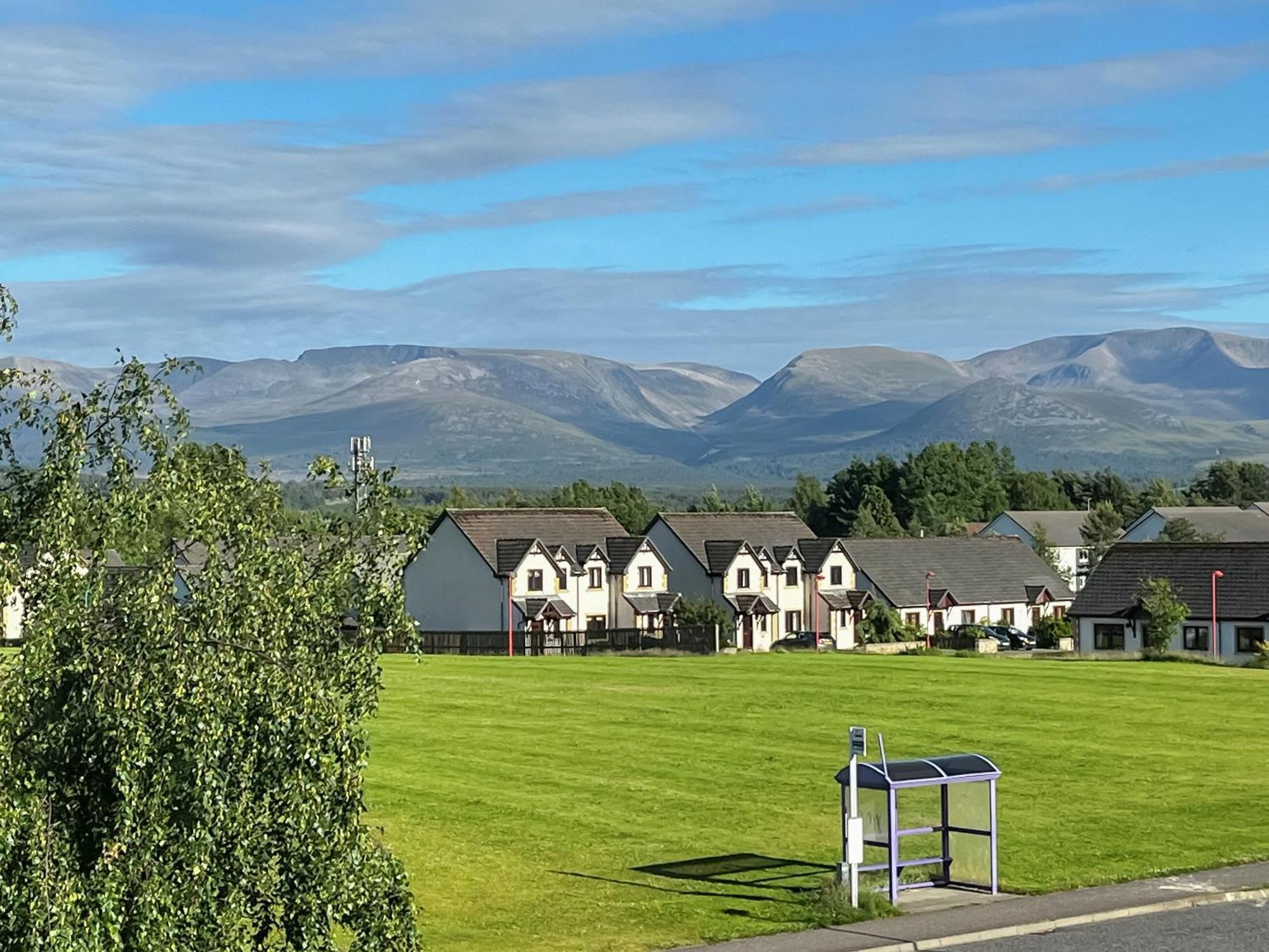 The View At No10 Villa Aviemore Buitenkant foto